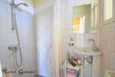 Maison à vendre 6 pièces 3 chambres sur trois niveaux disposant de beaux volumes au calme, proche du centre-ville de Bergerac (24)