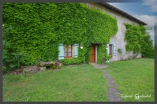 Maison en pierre avec parc de 3 ha et vue dominante à vendre à SAINT QUENTIN DE CAPLONG (33)