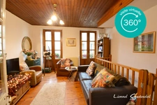 Immeuble rénové avec local commercial sur la commune de Sainte Foy la Grande 