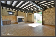 Maison en pierre avec parc de 3 ha et vue dominante à vendre à SAINT QUENTIN DE CAPLONG (33)