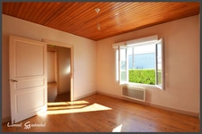 Maison à vendre 5 pièces Deux chambres et dépendances à SAINT SEURIN DE PRATS (24)