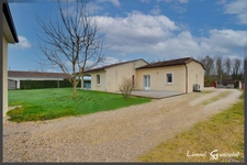 Maison à vendre 3 chambres dans un cadre champêtre à SAINT PIERRE D'EYRAUD (24)
