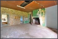 Ancien corp de ferme en pierre à vendre avec fort potentiel sur la commune de SAINTE RADEGONDE (33)