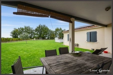 Maison à vendre 3 chambres, de plain-pied, garage et panneaux solaires sur un grand terrain plus de 3500m2 près de Bergerac (24)