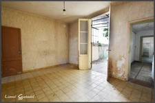 Maison de ville à rénover à vendre 6 pièces 3 chambres avec cour à SAINTE FOY LA GRANDE (33)