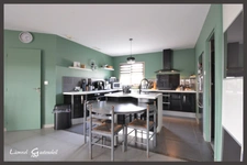 Maison à vendre 3 chambres, de plain-pied, garage et panneaux solaires sur un grand terrain plus de 3500m2 près de Bergerac (24)