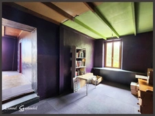 À vendre Corps de ferme en pierre de 250 m² à rénover 5 chambres, dépendances XXL (650 m²), prairie et bois sur 3 hectares. Situé au calme à Nastringues (Dordogne)