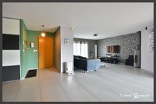 Maison à vendre 3 chambres, de plain-pied, garage et panneaux solaires sur un grand terrain plus de 3500m2 près de Bergerac (24)