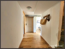 Maison sur deux niveaux 5 chambres Garages à vendre sur la commune de  PINEUILH (33)