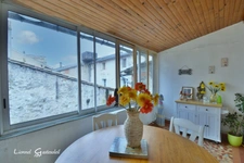Immeuble rénové avec local commercial sur la commune de Sainte Foy la Grande 