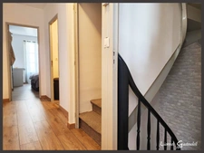 A vendre maison de ville sur trois niveaux au coeur de la bastide de Sainte Foy la Grande 
