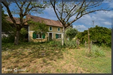 Maison avec dépendances à rénover à vendre 5 pièces 2 chambres à SAINT PIERRE D'EYRAUD en Dordogne (24)