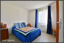 Maison contemporaine de plain-pied à vendre trois pièces  85 m² à ARVEYRES (33)