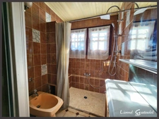 Maison à vendre de plain pied 3 chambres double garage et piscine sur la commune de  PINEUILH (33)