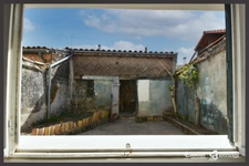 Maison de ville à vendre à rénover 2 chambres avec cour et petite dépendance à SAINTE FOY LA GRANDE (33)