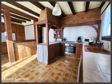 Maison à vendre de plain pied 3 chambres double garage et piscine sur la commune de  PINEUILH (33)