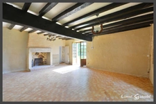 Maison en pierre avec parc de 3 ha et vue dominante à vendre à SAINT QUENTIN DE CAPLONG (33)