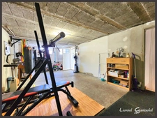 Maison sur deux niveaux 5 chambres Garages à vendre sur la commune de  PINEUILH (33)
