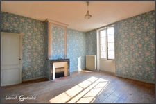 Maison de ville à rénover à vendre 6 pièces 3 chambres avec cour à SAINTE FOY LA GRANDE (33)