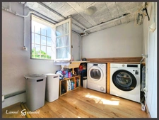 Maison sur deux niveaux 5 chambres Garages à vendre sur la commune de  PINEUILH (33)