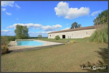 Maison en pierre de charme avec piscine 4 chambres en Gironde isolée dans un cadre rare et privilégié