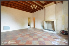 Maison à vendre en pierres disposant d'un jardin 6 pièces SAINT LAURENT DES COMBES (33) proche de SAINT EMILION 