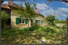 Maison avec dépendances à rénover à vendre 5 pièces 2 chambres à SAINT PIERRE D'EYRAUD en Dordogne (24)