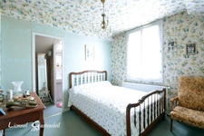Maison à vendre 6 pièces 3 chambres sur trois niveaux disposant de beaux volumes au calme, proche du centre-ville de Bergerac (24)