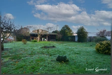  Maison familiale trois chambres à vendre avec jardin arboré – proche commerces et hôpital à PINEUILH (33)