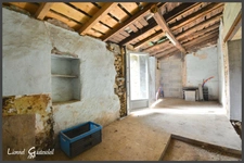 Ancien corp de ferme en pierre à vendre avec fort potentiel sur la commune de SAINTE RADEGONDE (33)