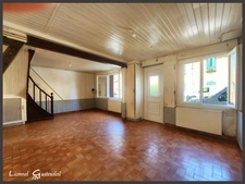 Maison à vendre 4 chambres avec jardin, parking sur la commune de Pineuilh proche de Sainte Foy la Grande (33)
