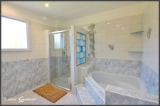 Maison à vendre 8 pièces 4 à 5 Chambres vue dominante sur la commune de Bonneville et Saint Avit des Fumadières (24)
