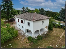 Maison à vendre 9 pièces d’environ 188 m² 7 chambres avec garage à Port-Sainte-Foy-et-Ponchapt (24)