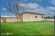 Maison à vendre 3 chambres dans un cadre champêtre à SAINT PIERRE D'EYRAUD (24)