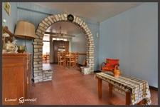 Maison de ville à vendre à rénover 2 chambres avec cour et petite dépendance à SAINTE FOY LA GRANDE (33)