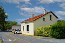 Maison à vendre 6 pièces 3 chambres sur trois niveaux disposant de beaux volumes au calme, proche du centre-ville de Bergerac (24)