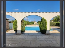 Maison à vendre de plain pied 3 chambres double garage et piscine sur la commune de  PINEUILH (33)