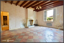 Maison à vendre en pierres disposant d'un jardin 6 pièces SAINT LAURENT DES COMBES (33) proche de SAINT EMILION 