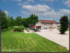 Maison 7 pièces 4 chambres en pierre Beaux volumes, grand terrain, fort potentiel à SAINT ANTOINE DE BREUILH (24)