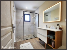 Maison récente à vendre de plain pied 3 pièces deux chambres sans travaux finition premium sur la commune du FLEIX (24)