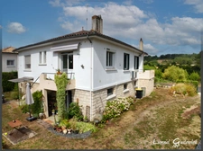 Maison familiale rénovée avec appartement indépendant en bordure de Rivière à vendre 9 pièces PINEUILH (33)