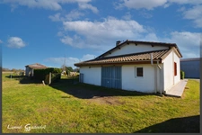 Maison à vendre 5 pièces Deux chambres et dépendances à SAINT SEURIN DE PRATS (24)