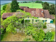 Maison avec dépendances à rénover à vendre 5 pièces 2 chambres à SAINT PIERRE D'EYRAUD en Dordogne (24)