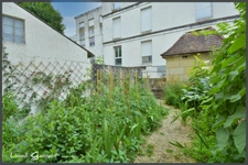 Charmante Maison de Ville en Pierre avec Studio Indépendant et Jardin à Sainte-Foy-la-Grande