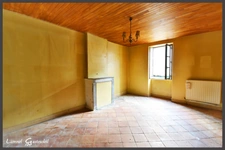 Maison en pierre avec grange à vendre 4 pièces A rénover à SAINT AVIT SAINT NAZAIRE (33)