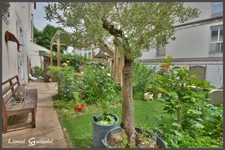 Charmante Maison de Ville en Pierre avec Studio Indépendant et Jardin à Sainte-Foy-la-Grande
