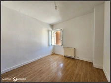 Maison à vendre 4 chambres avec jardin, parking sur la commune de Pineuilh proche de Sainte Foy la Grande (33)