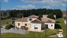 Maison à vendre 8 pièces 4 à 5 Chambres vue dominante sur la commune de Bonneville et Saint Avit des Fumadières (24)