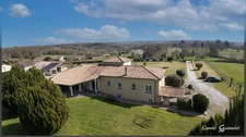 Maison à vendre 8 pièces 4 à 5 Chambres vue dominante sur la commune de Bonneville et Saint Avit des Fumadières (24)