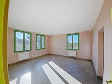 Unique ! Maison contemporaine très peu habitée !
